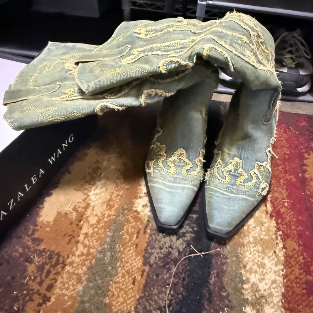 Azalea Wang Green Embroidered Pointed-Toe Heeled Boots